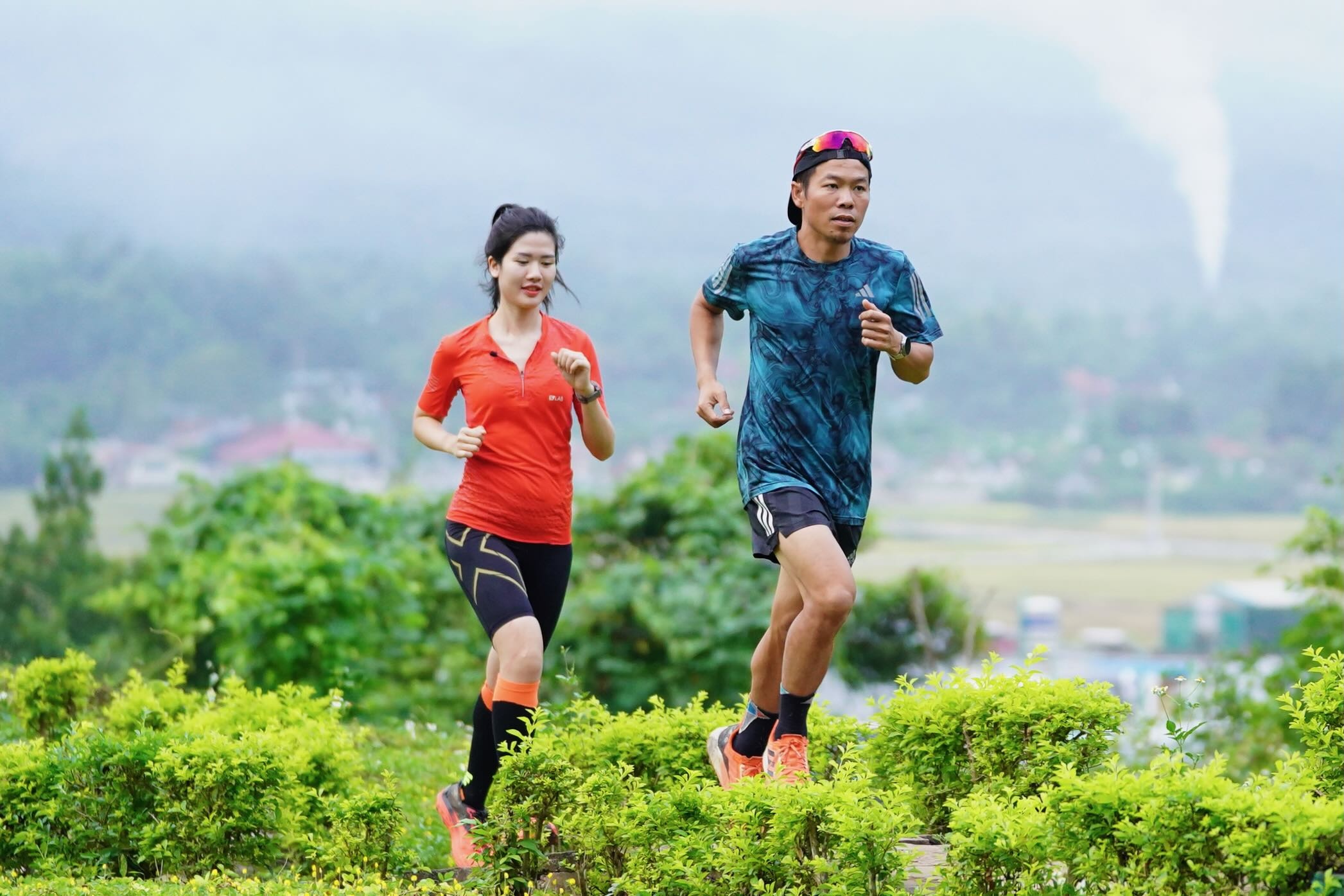 Hon 1.000 VDV du giai marathon Dien Bien Phu 2024 hinh anh