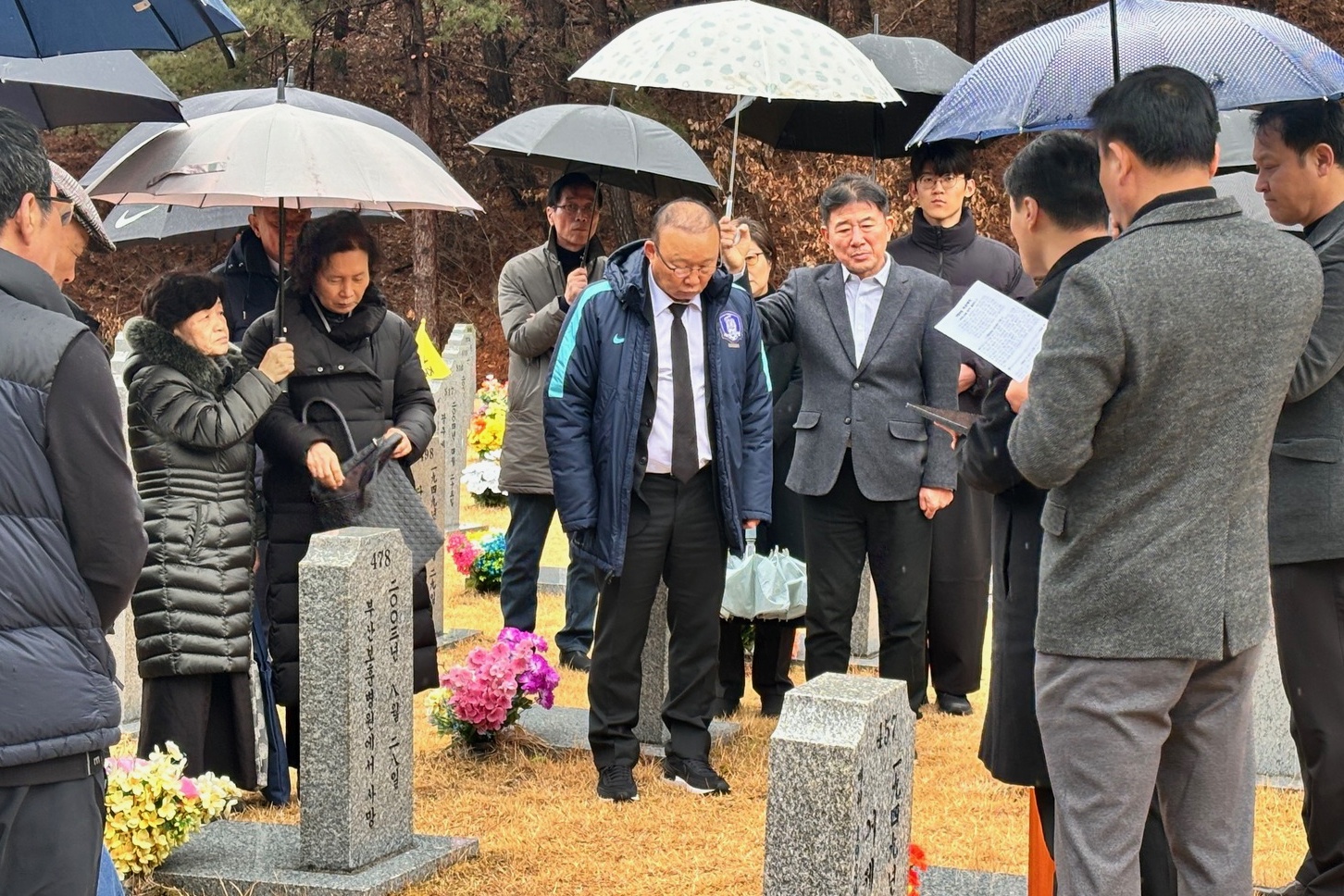 HLV Park Hang-seo lo xong hau su cho me hinh anh