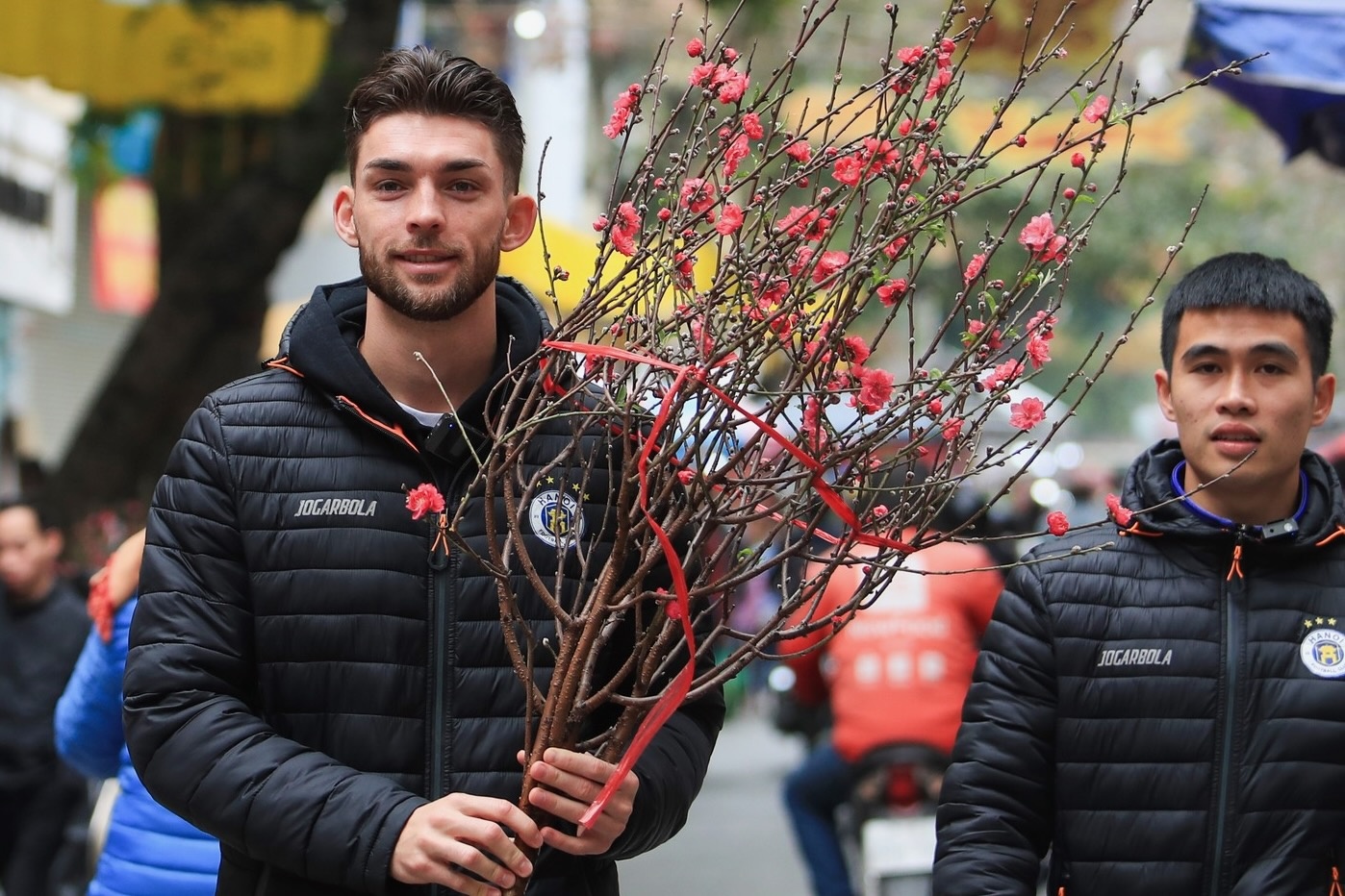 Tet cua nhung 'ong Tay' o V.League hinh anh