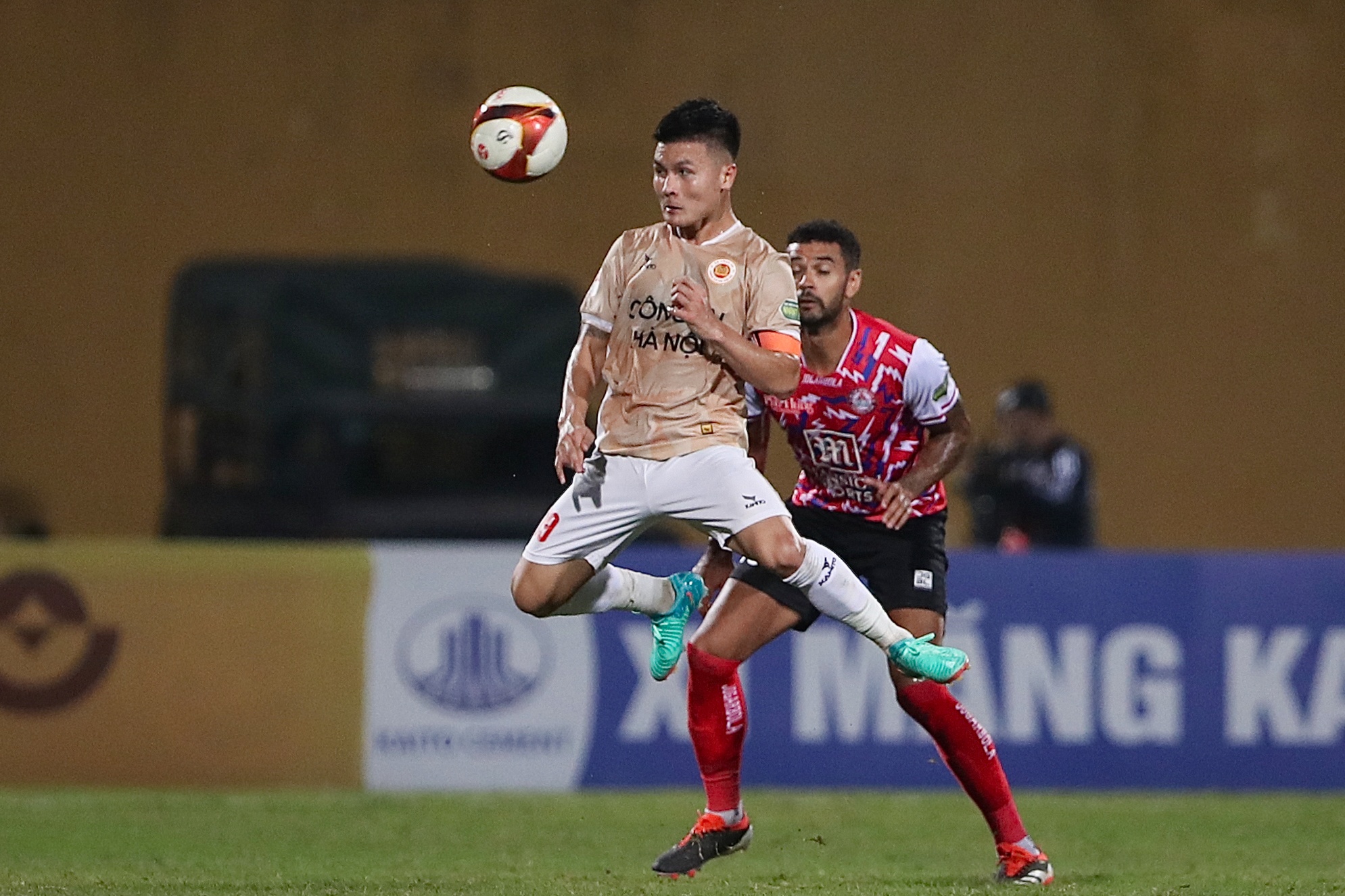 Quang Hai mo nhat anh 1