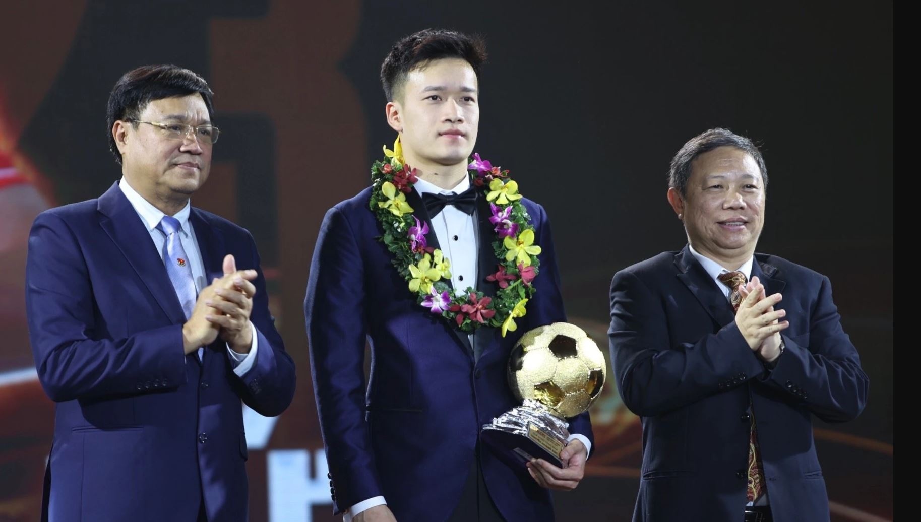 Tranh cai Hoang Duc anh 1