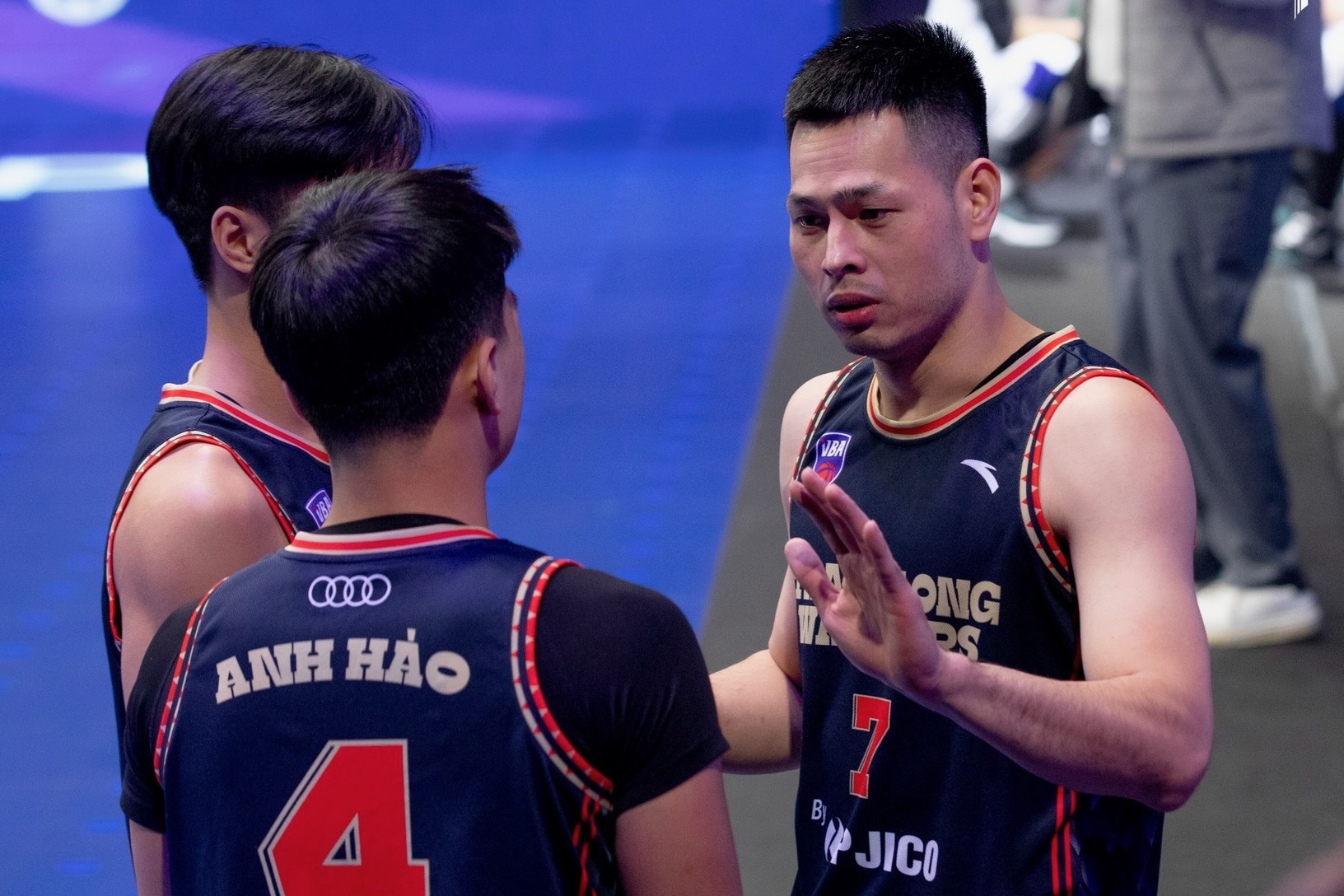 Doi bong ro Viet Nam du giai dau moi la o Nga hinh anh