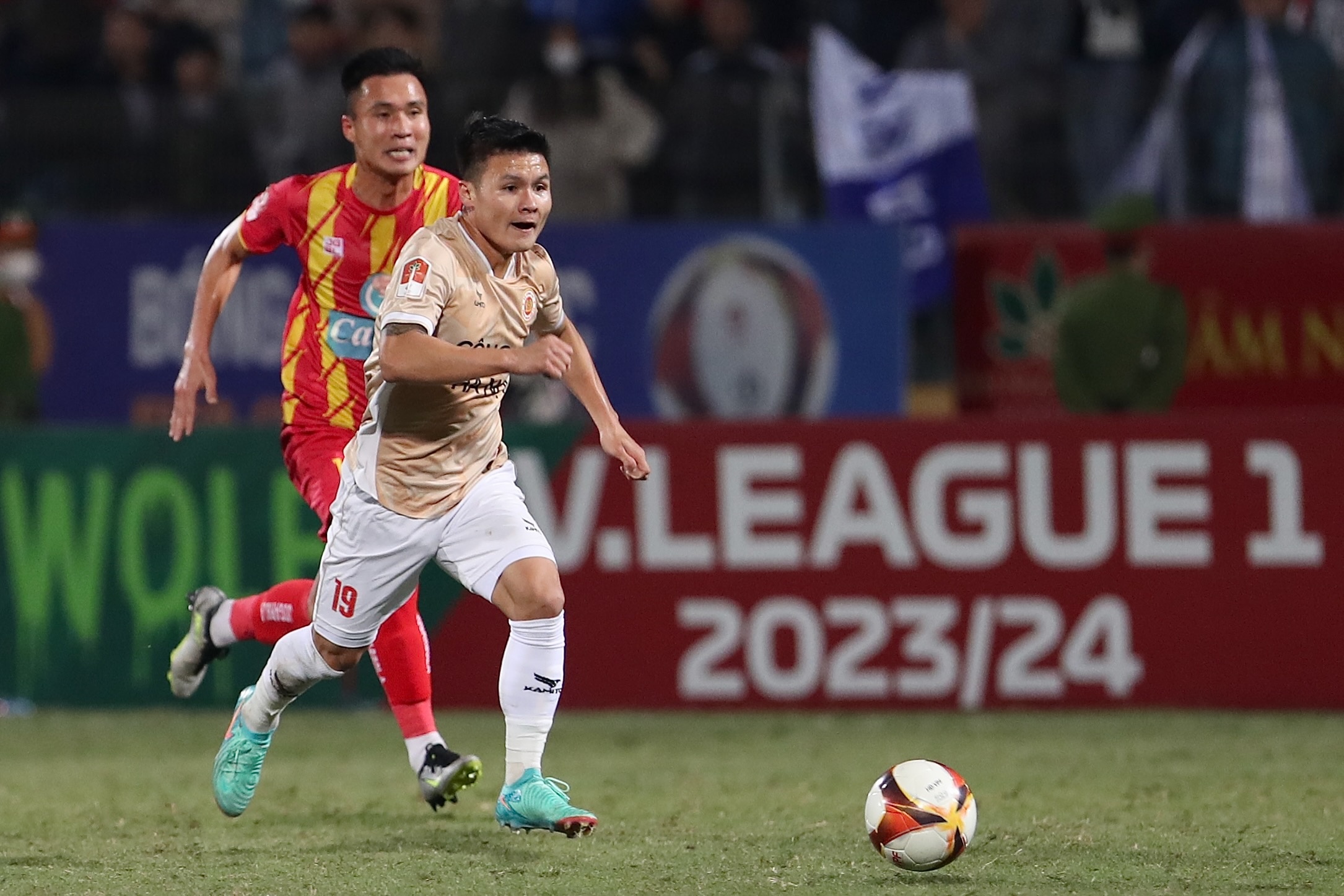 Quang Hai Viet Anh V.League anh 5