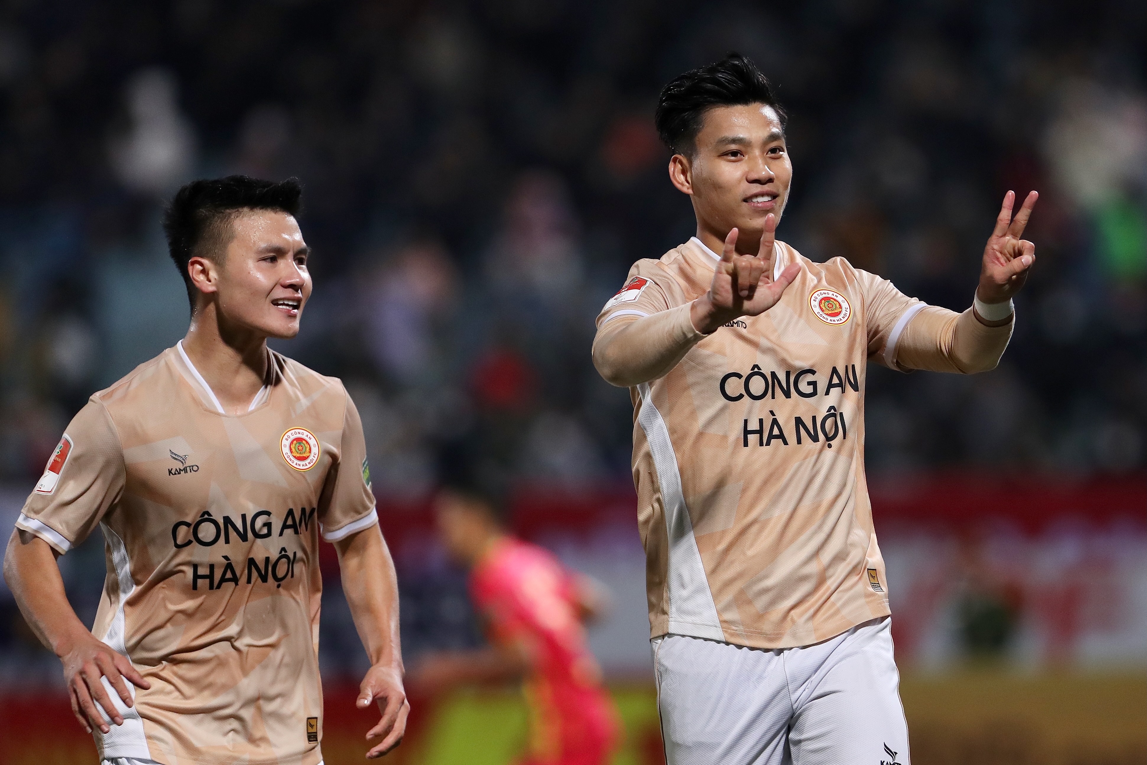 Quang Hai Viet Anh V.League anh 8