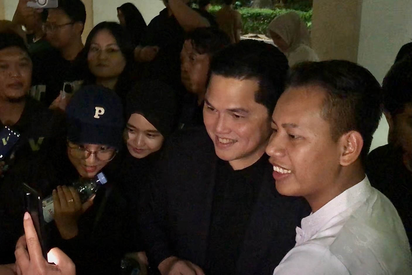 Chu tich LDBD Indonesia duoc chao don nhu nguoi hung hinh anh