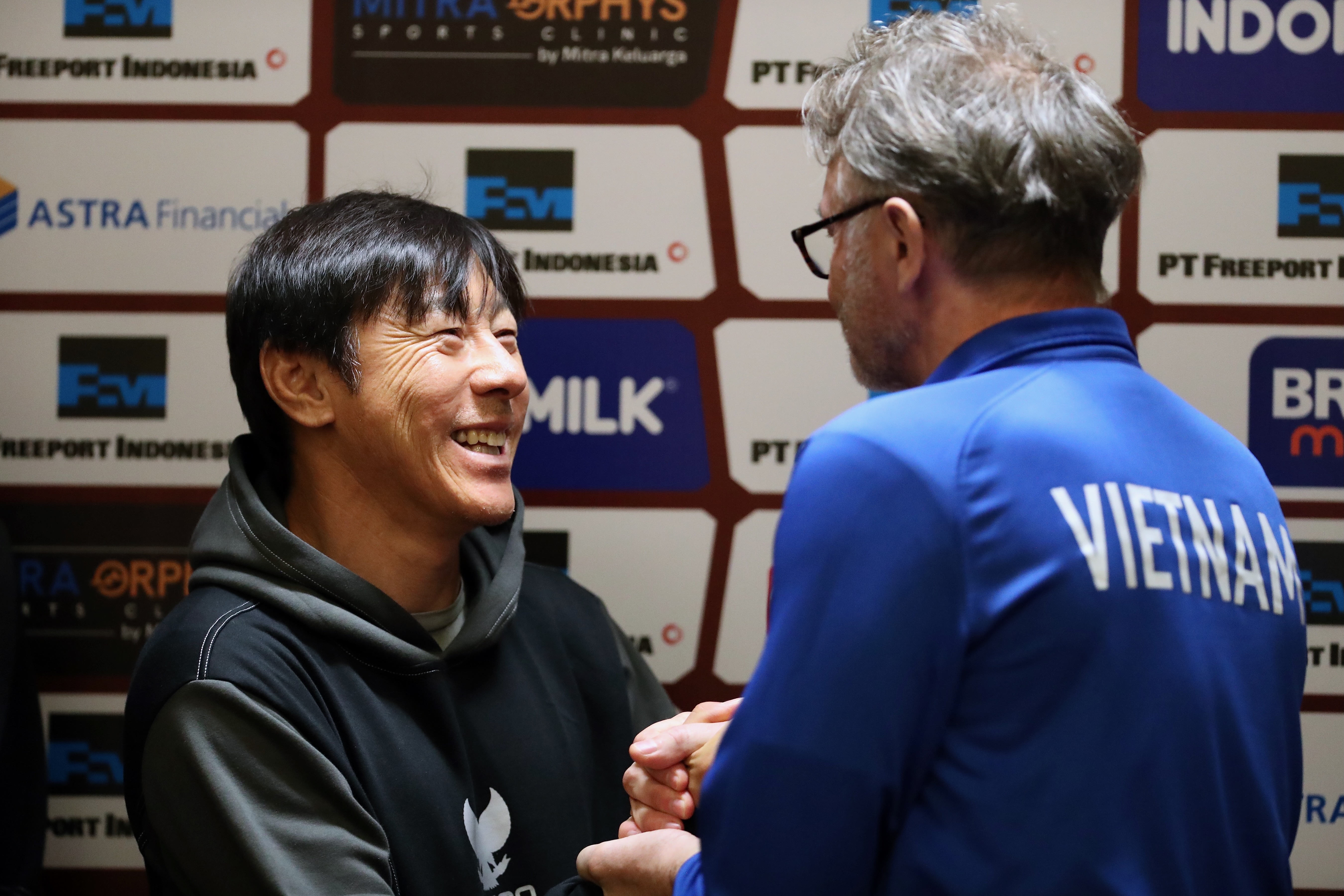 HLV Shin Tae-yong dan dat Tien Linh, Quang Hai doi dau MU? hinh anh