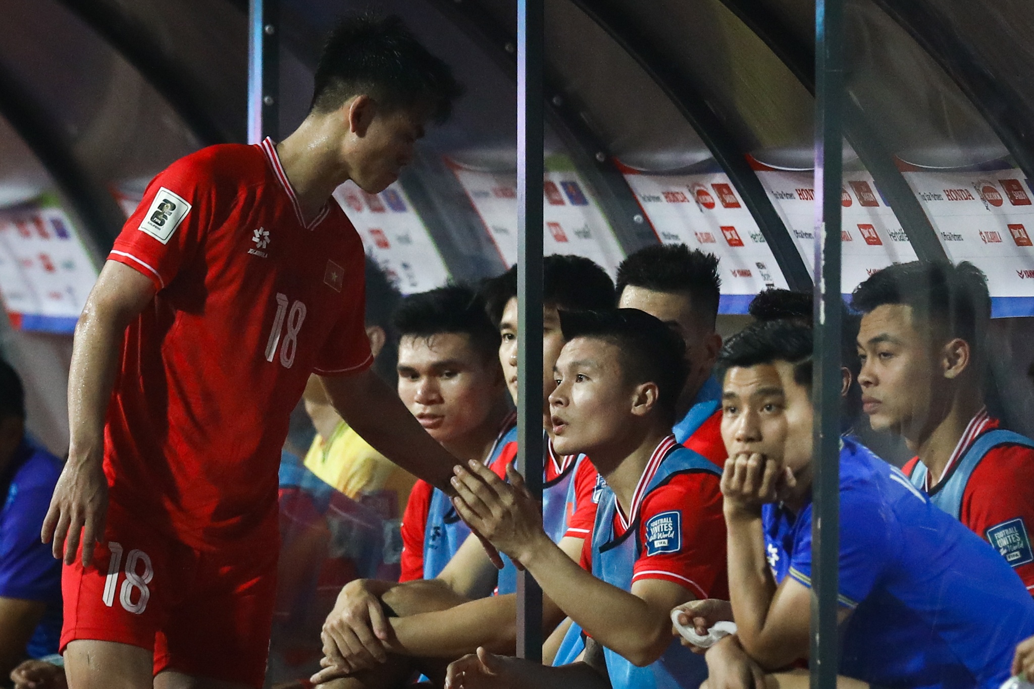 Quang Hai Troussier anh 9