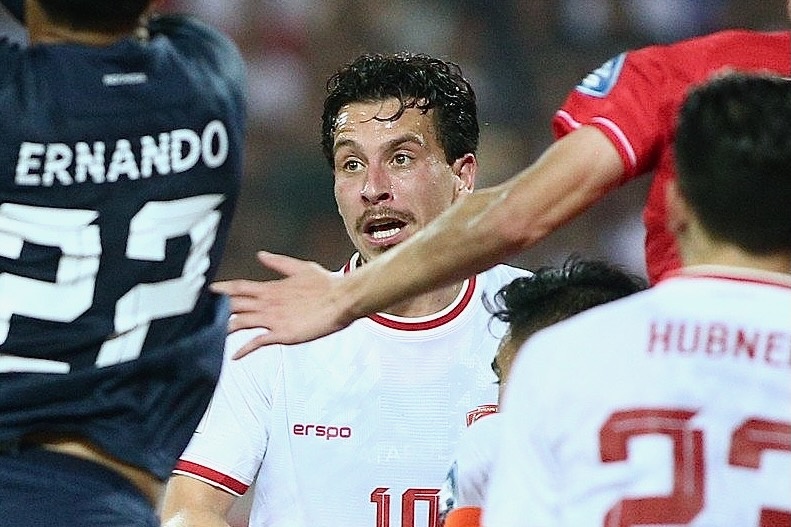 Tien ve Indonesia thang Viet Nam nho gap Jordan Henderson hinh anh