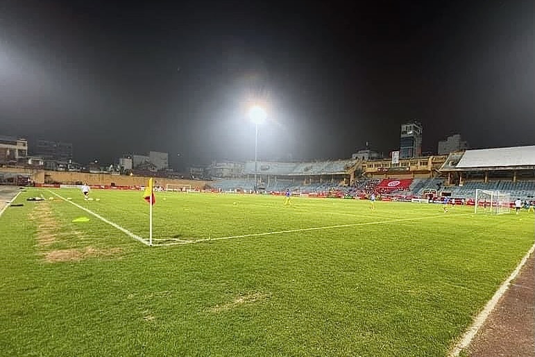 San Hang Day thay doi kich thuoc thi dau hinh anh