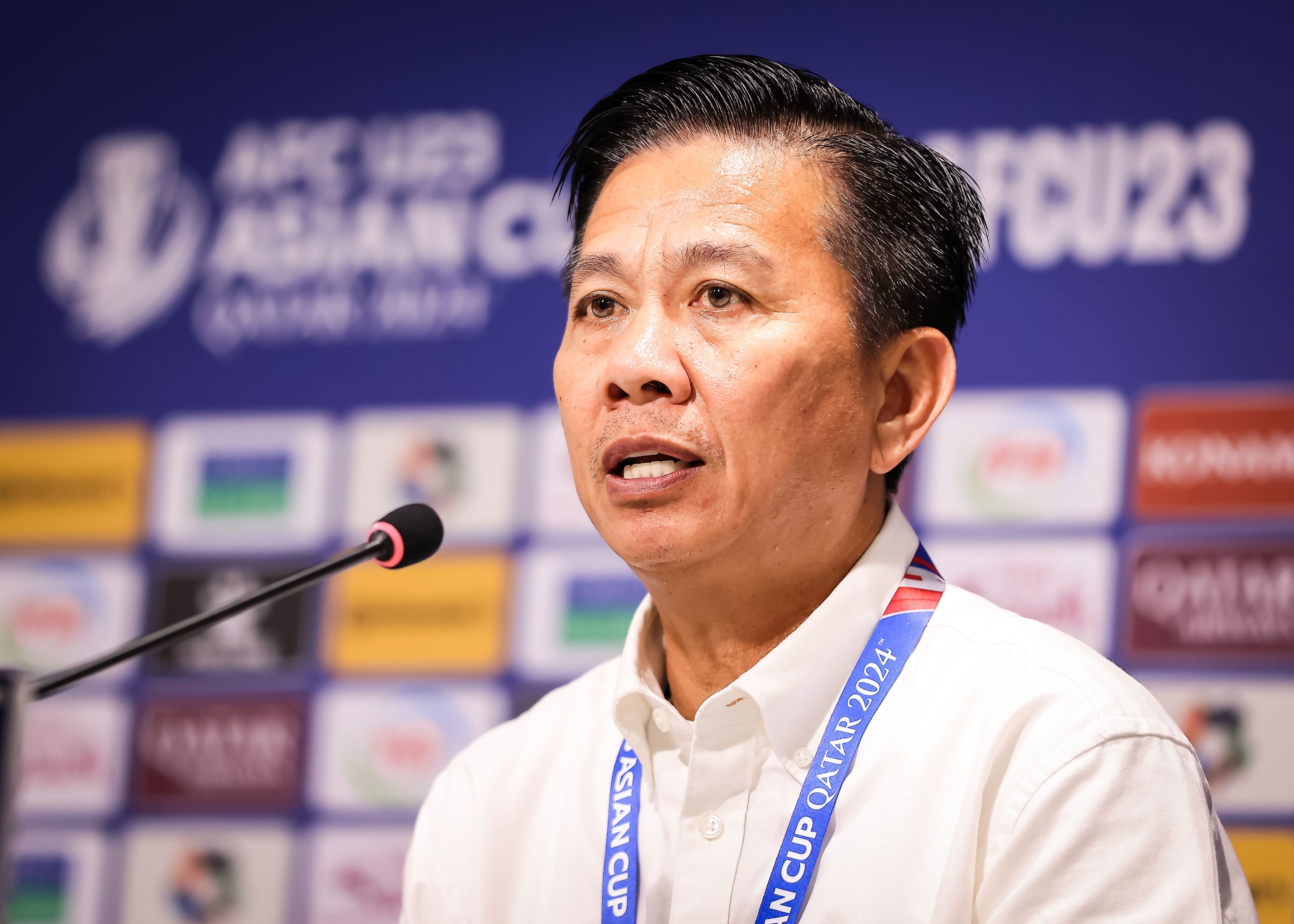 HLV Hoang Anh Tuan: 'U23 Viet Nam co the thang Iraq' hinh anh