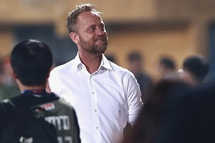 Ly do HLV Polking chua dan dat CLB CAHN hinh anh