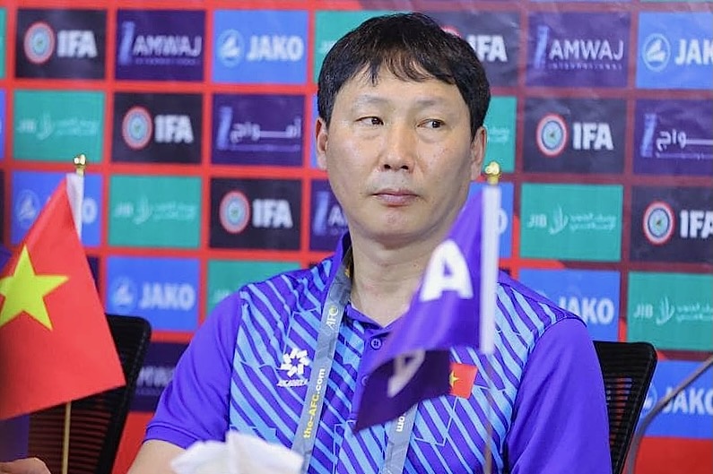 HLV Kim Sang-sik: 'Toi se cho Van Lam thi dau tran gap Nga' hinh anh