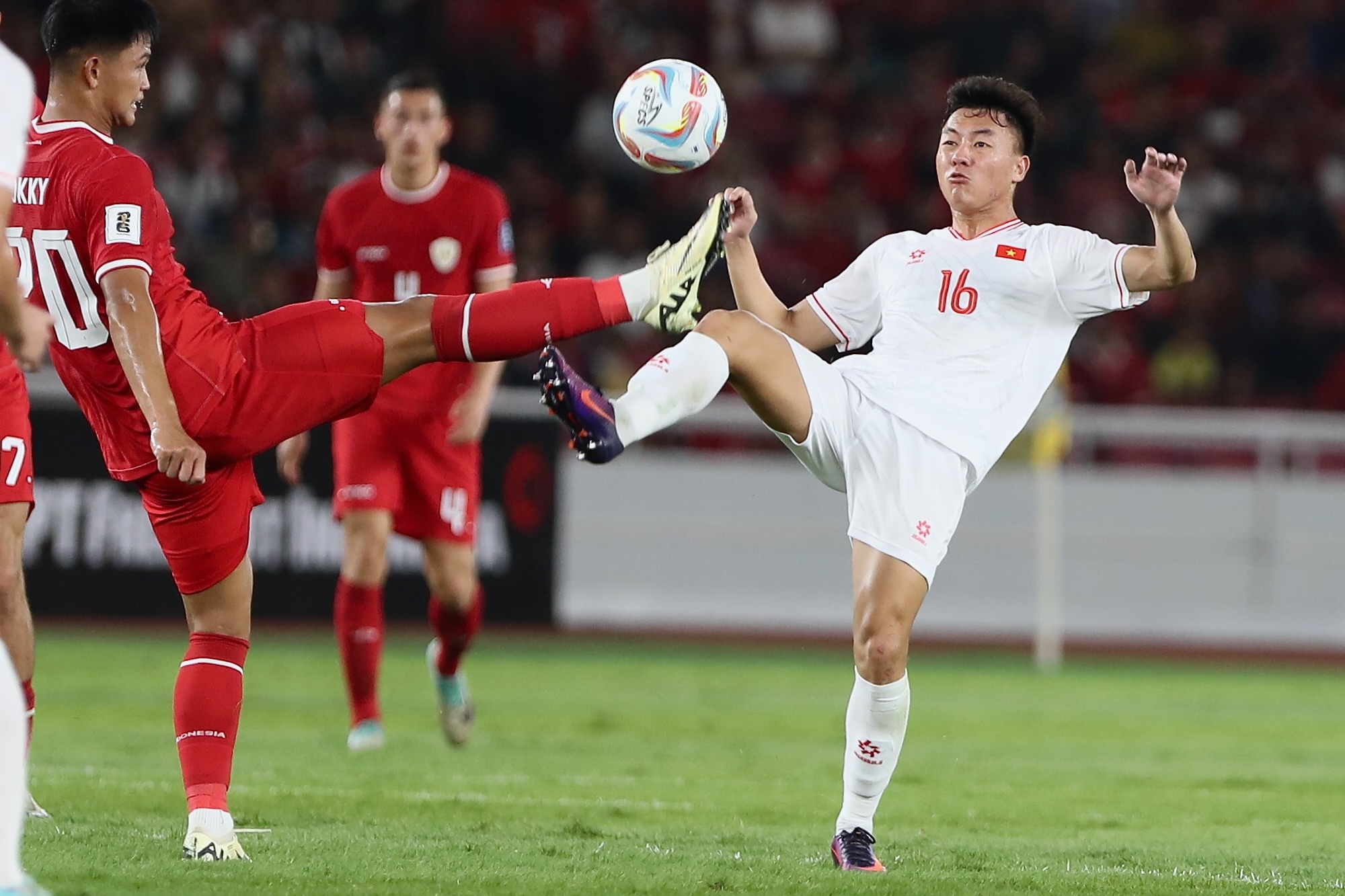 Khong du ASEAN Cup, Thai Son ve ban dua ca hinh anh