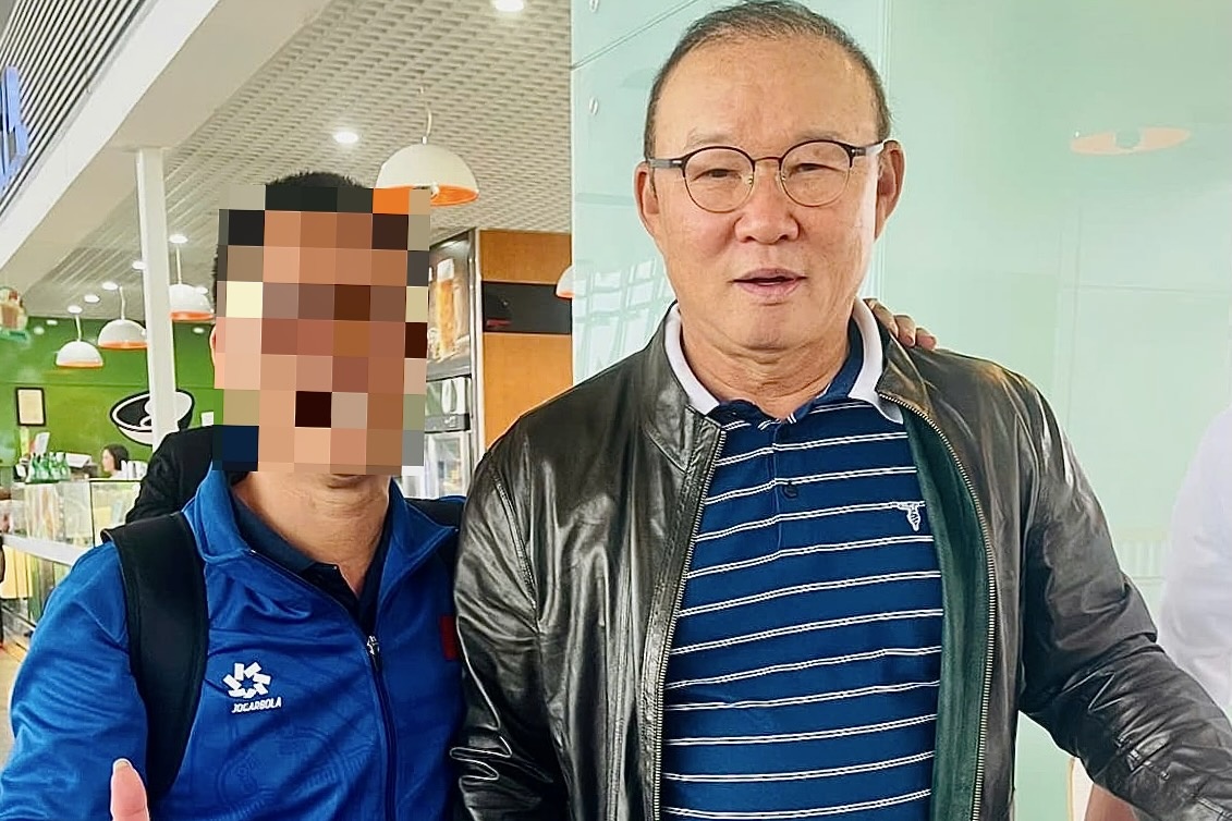 Ong Park Hang-seo sang Lao xem tuyen Viet Nam hinh anh