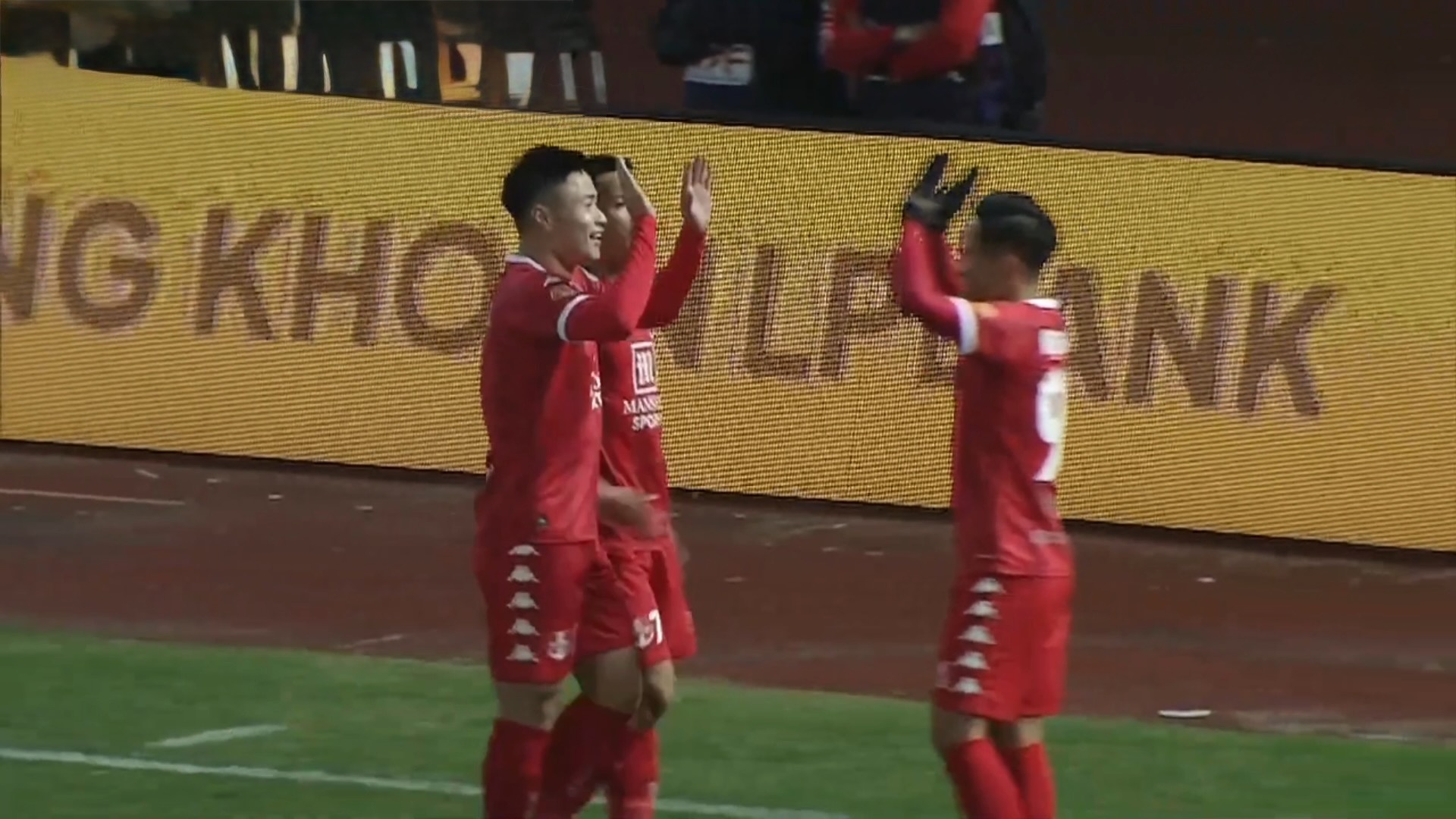 Hai Phong 2-0 TP.HCM: Sieu pham danh dau nguoc hinh anh