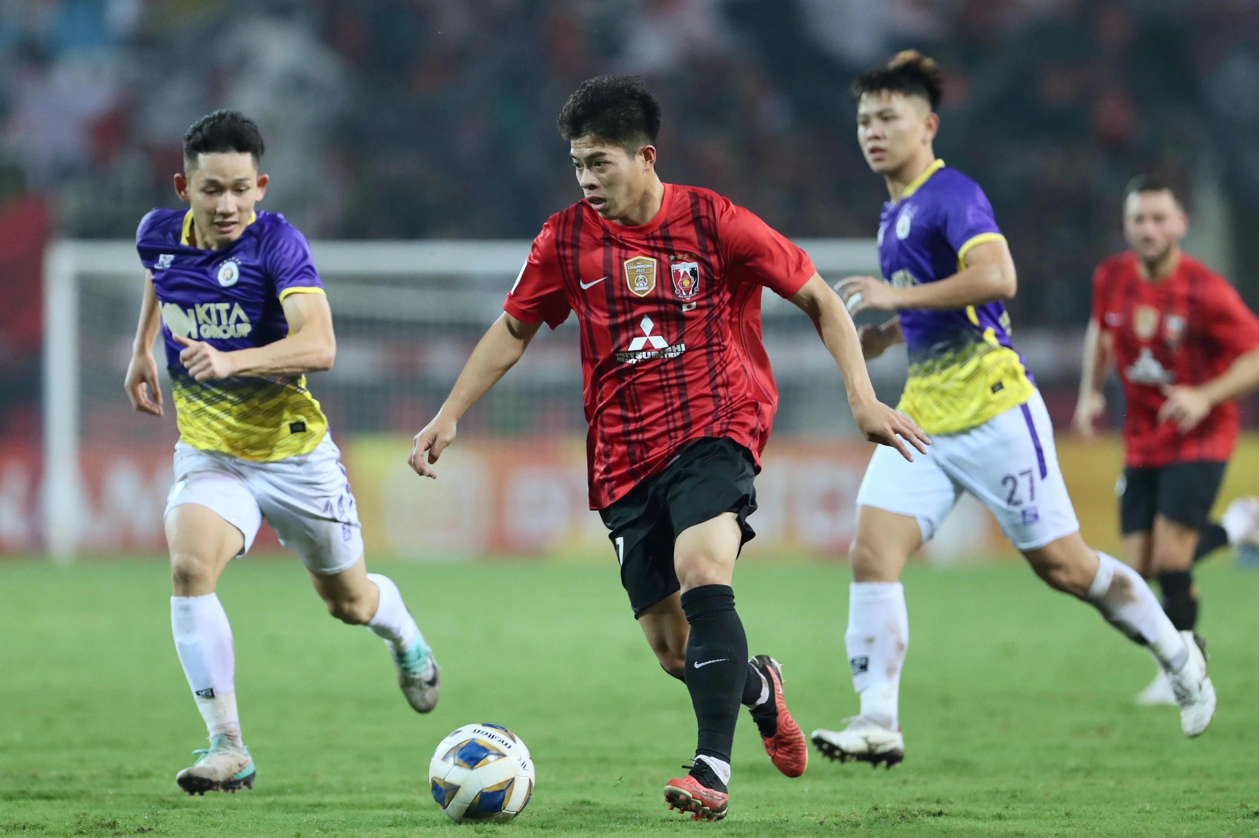 J1 League tro lai Viet Nam hinh anh