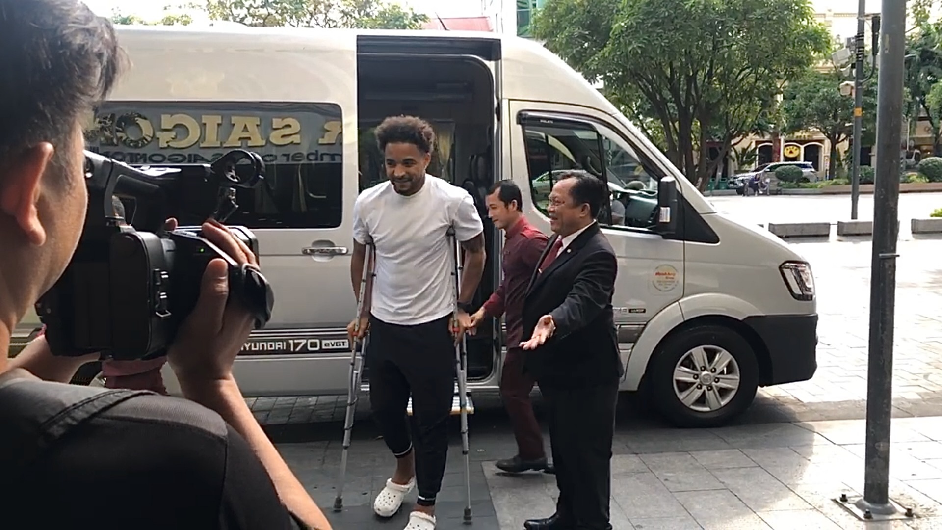 Xuan Son co mat tai TP.HCM, chuan bi du gala Qua bong vang hinh anh