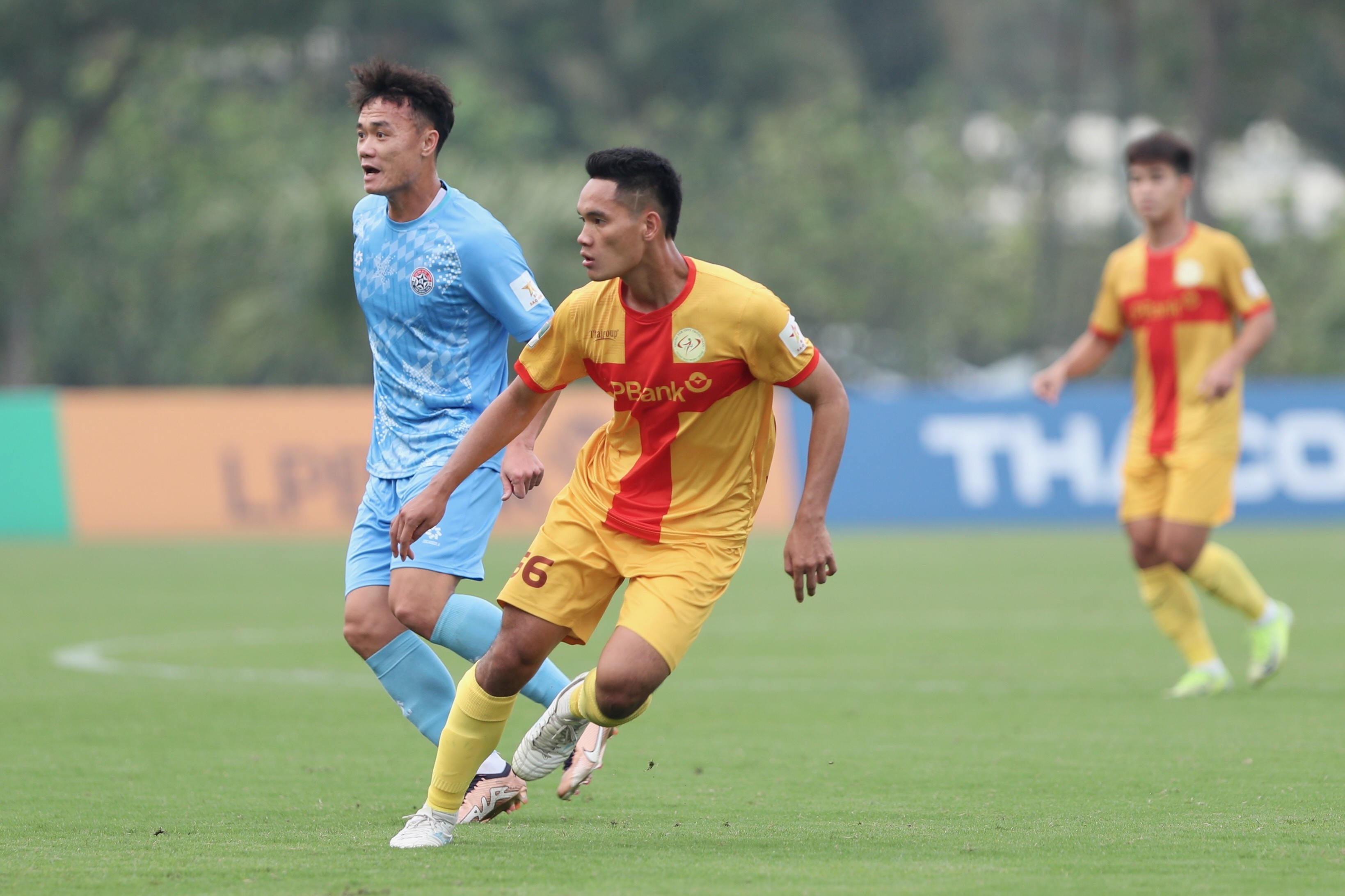 cau thu danh nhau anh 2