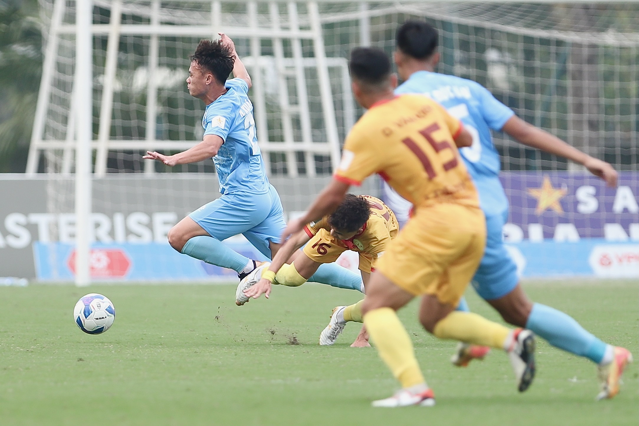 cau thu danh nhau anh 5