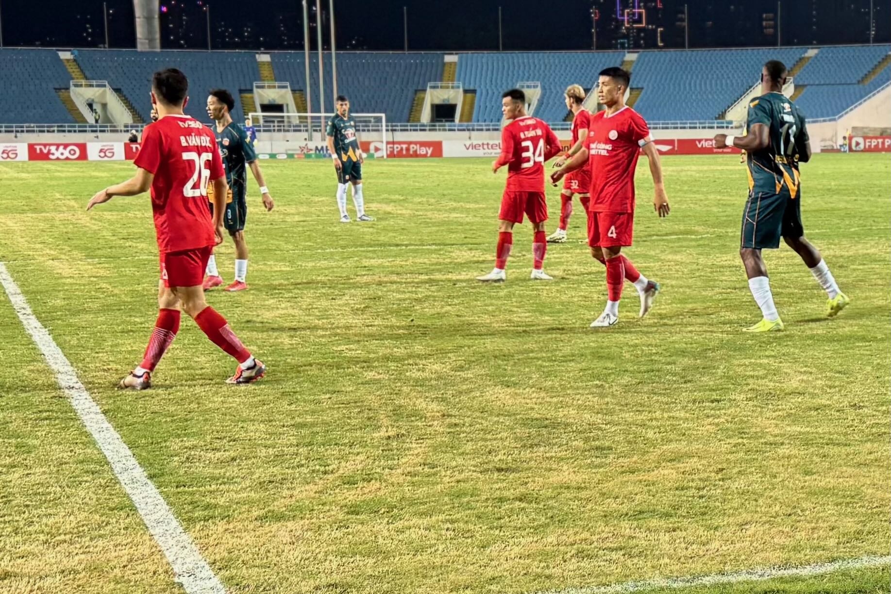 Phan ung cua VPF ve chat luong san My Dinh hinh anh