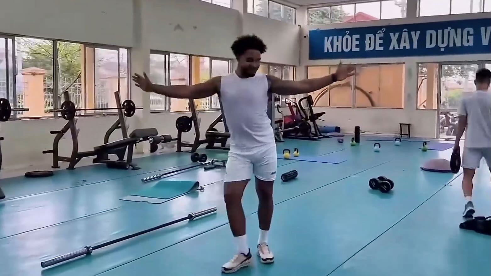 Xuan Son nhay samba hinh anh