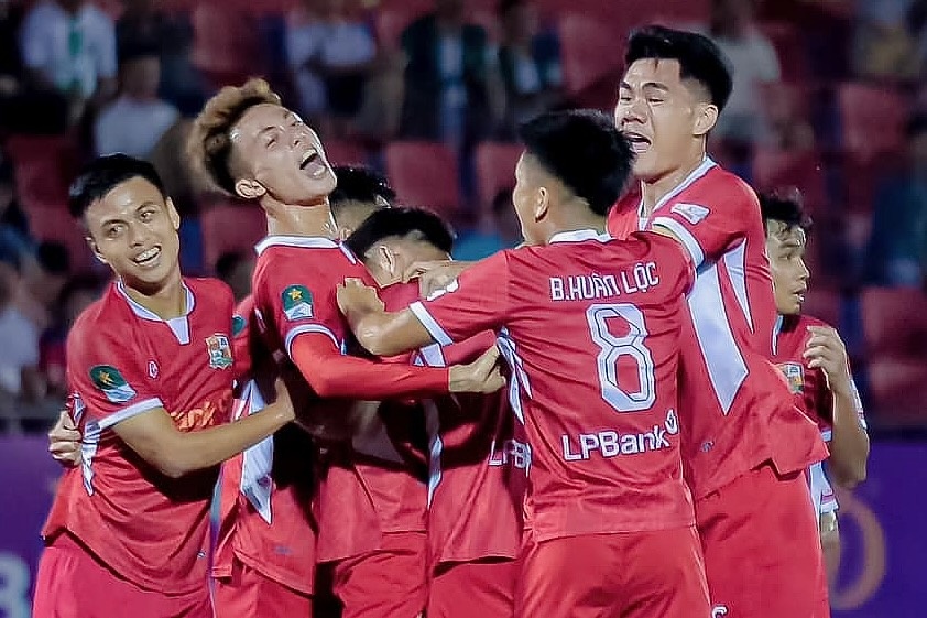 CLB chuyen nghiep kem nhat Viet Nam lan dau biet thang hinh anh