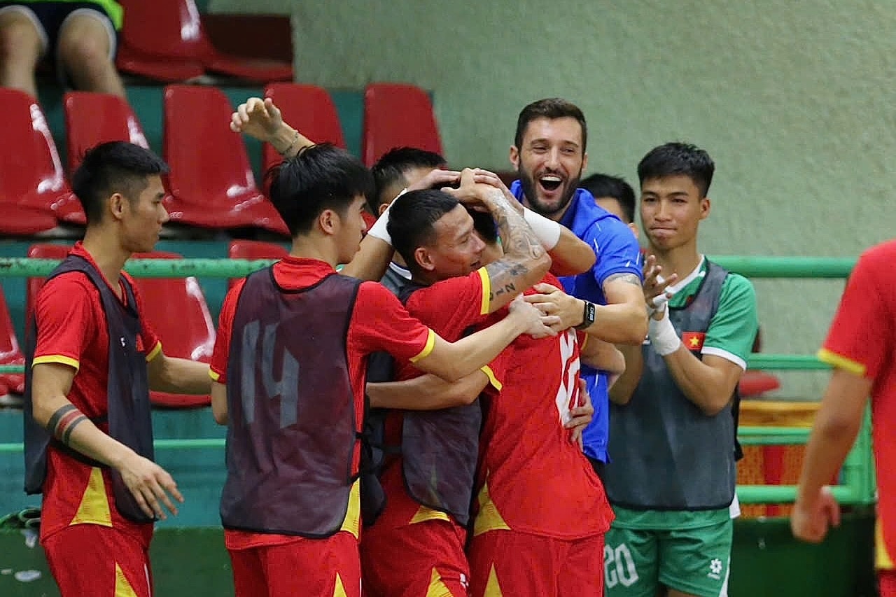 Tuyen futsal Viet Nam tao dia chan truoc doi hang 7 the gioi hinh anh