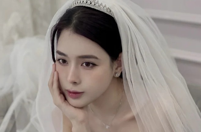 Nhan sac ban gai thac si cua Van Thanh hinh anh