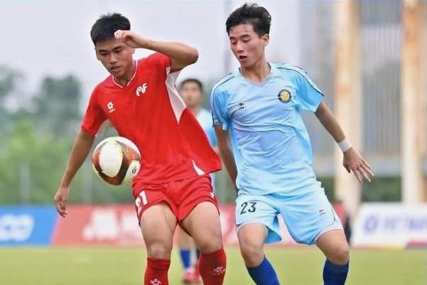 Sieu pham tu giua san o giai Hang nhi hinh anh