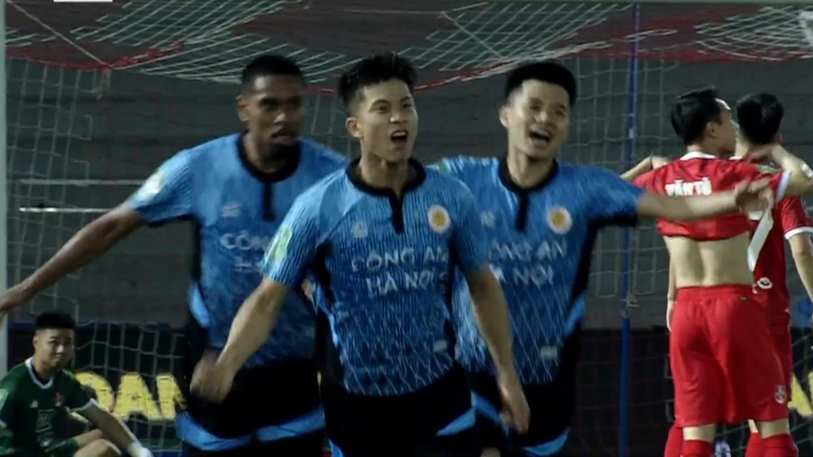 Phan Van Duc, Bui Hoang Viet Anh gieo sau cho Hai Phong hinh anh