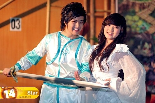 Em gai Wanbi Tuan Anh lan dau chia se sau dam tang hinh anh