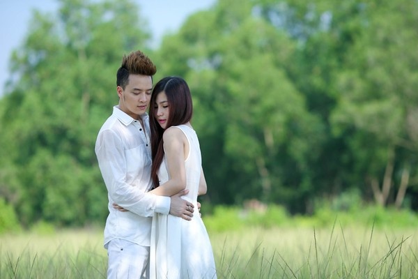 Hit cua Cao Thai Son – Huong Tram bi day lui xuong BXH hinh anh