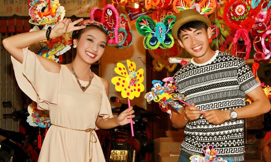 Tieu Chau Nhu Quynh hen ho Quang Dang o pho long den hinh anh