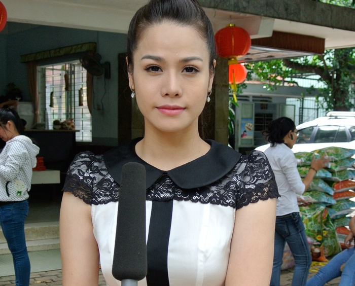 Nhat Kim Anh dung tien sinh nhat tang tre khuyet tat hinh anh