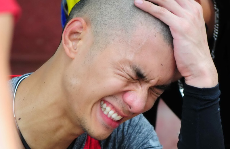 Nhan Phuc Vinh lai bi 'nem da' vi tinh hieu thang hinh anh