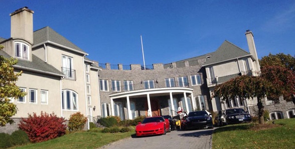 Khoi tai san gay choang cua gia dinh em gai Cam Ly hinh anh