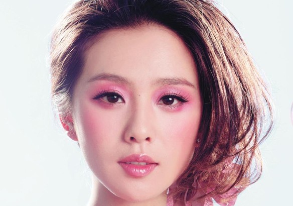 Vien San San lot top nu than cung Luu Thi Thi, Luu Diec Phi hinh anh