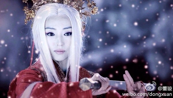 Su to cua Tieu Long Nu dep u buon giua lan tuyet lanh hinh anh