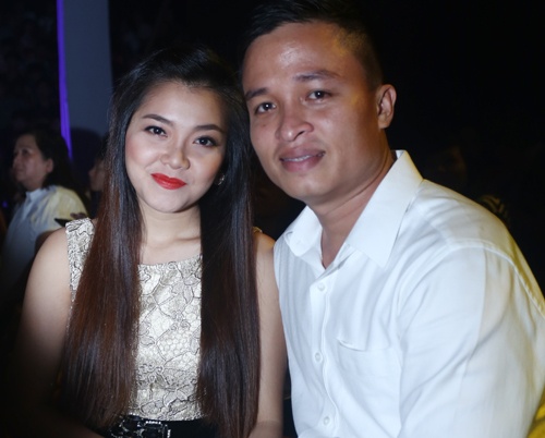 Vo chong Thanh Ngoc tinh tu di xem nhay hinh anh