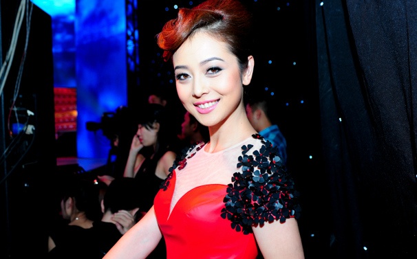 Jennifer Pham xinh dep lan at dan nguoi mau hinh anh