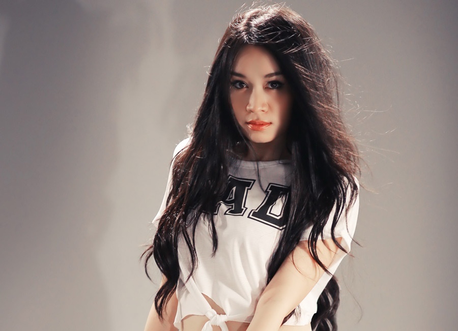 Minh Thu: 'Toi van dang cho nguoi dan ong cua doi minh' hinh anh