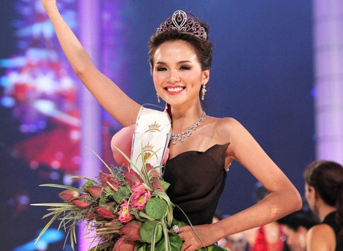 Diem Huong co the bi tuoc vuong mien hoa hau hinh anh