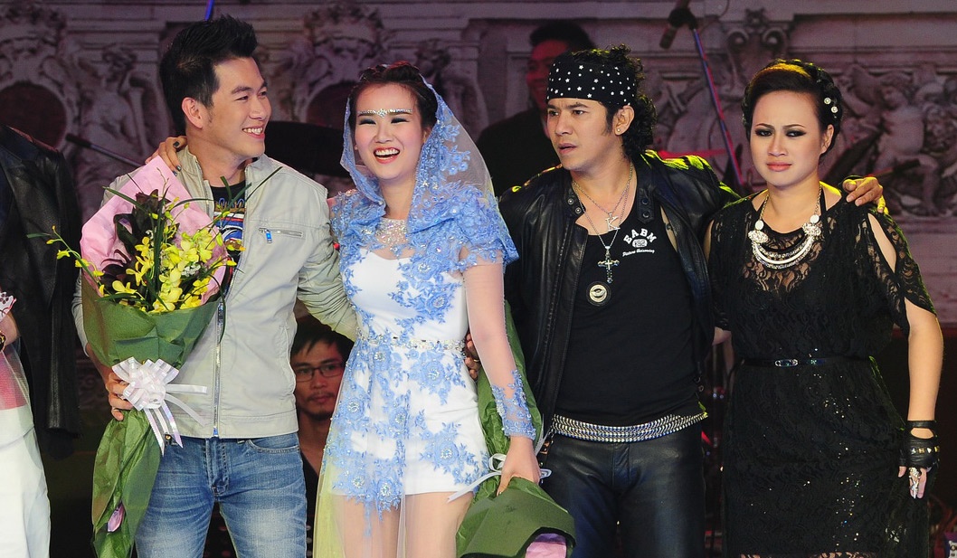 Ho Trung Dung, Ha Tram bat ngo bi loai trong nuoi tiec hinh anh