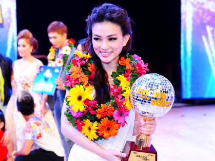 Thu Thuy: 'Muon duoc ngu ca ngay hon an mung chien thang' hinh anh