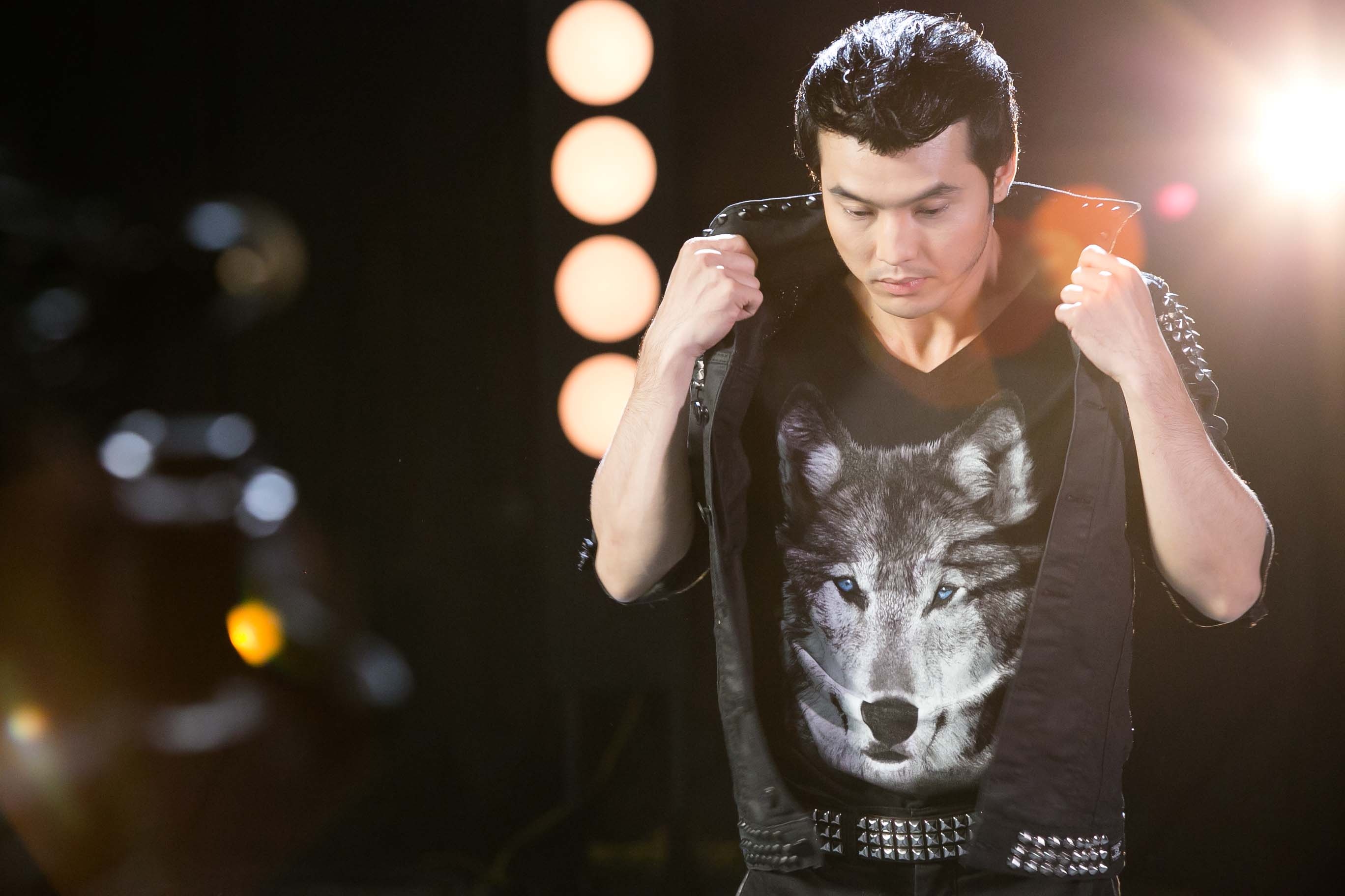 Ưng Hoàng Phúc...