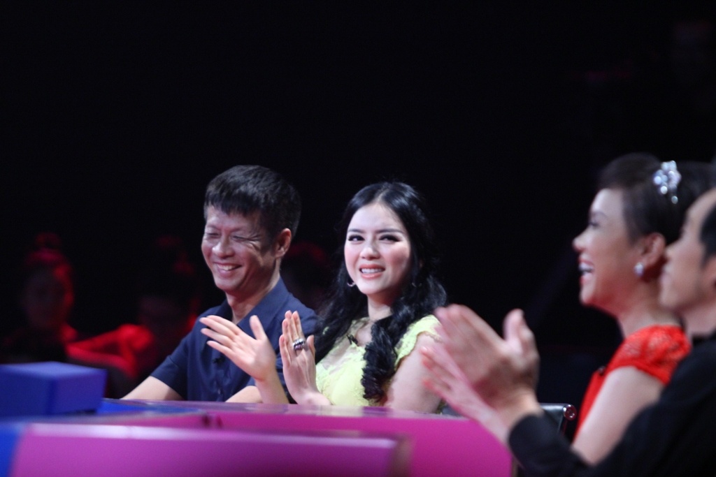 Tập phát sóng đầu tiên của chương trình hài thực tế Người bí ẩn lên sóng tối 30/3 trên HTV7 đã khép lại với ấn tượng mạnh mẽ thuộc về 