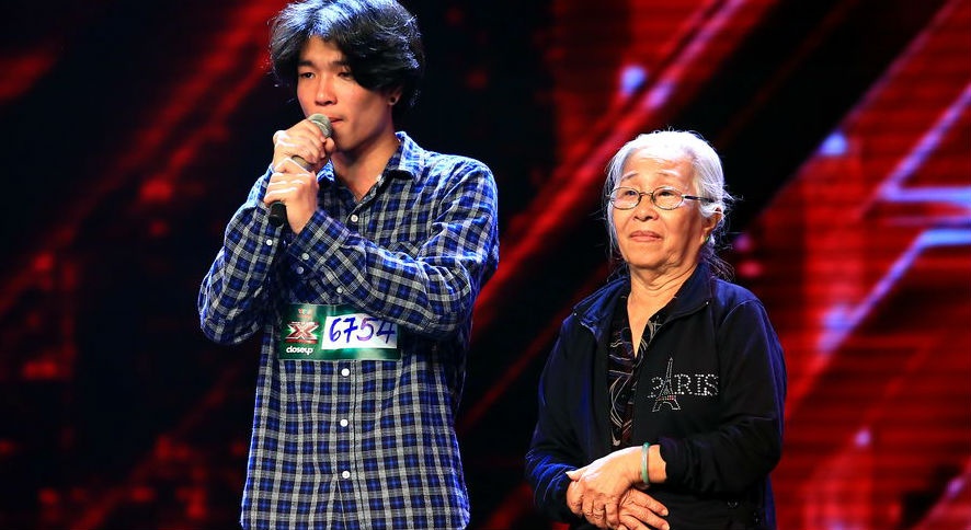 Chang trai ngheo hat Wait hinh anh