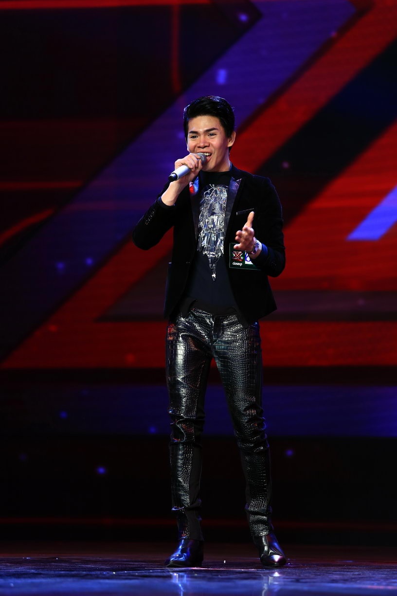 Phùng Gia Dương chọn ca khúc Hallelujah nhưng khi giám khảo không đồng tình cho anh cơ hội thì thí sinh này phản đối giám khảo quyết liệt. “ Hồ Quỳnh Hương quá gay gắt còn Dương Khắc Linh nói sai về tôi. Tôi hát tiếng Anh tốt thế mà anh ta bảo tôi hát tiếng Ấn Độ. 