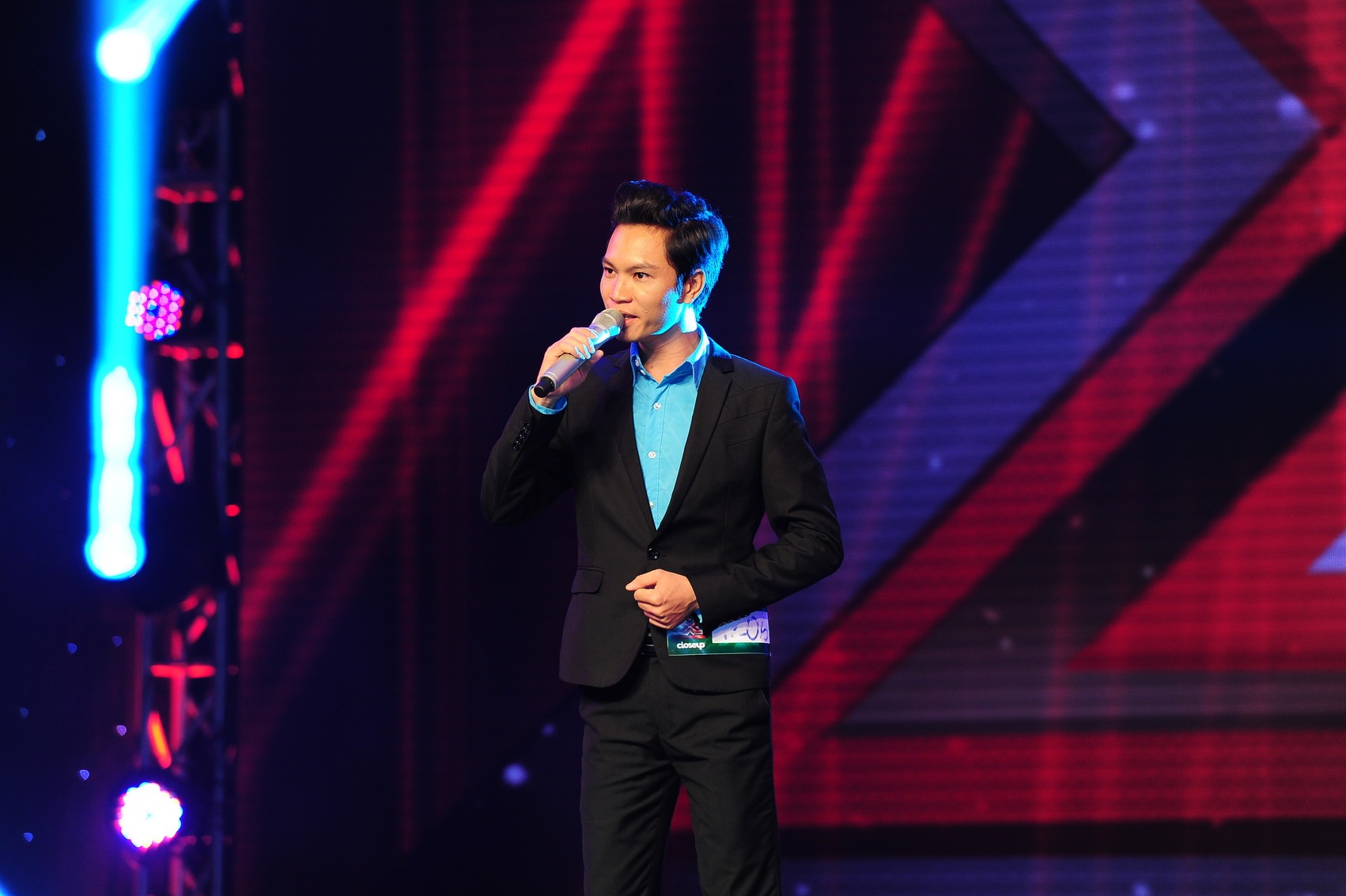 Nhạc sĩ của nhiều bản hit đã không hiểu lời bài hát Về đâu mái tóc người thương của thí sinh Trần Quang Đại nhưng giai điệu và cảm xúc khiến anh nhớ đến bố mẹ. “Bố mẹ tôi thường nghe nhạc này. Em hát live nhưng nghe chẳng khác gì CD”, anh bày tỏ sự ngưỡng mộ. Nữ ca sĩ Hãy thứ tha cho em thích sự chân chất của Quang Đại: “Khán giả khen chê vẫn cười . Bạn hát rất ngọt và  tình nhưng lý trí vững mạnh để điểu khiển giọng hát thong dong, không vội vã. Hãy cứ giữ nguyên nụ cười này ở những vòng sau”. 