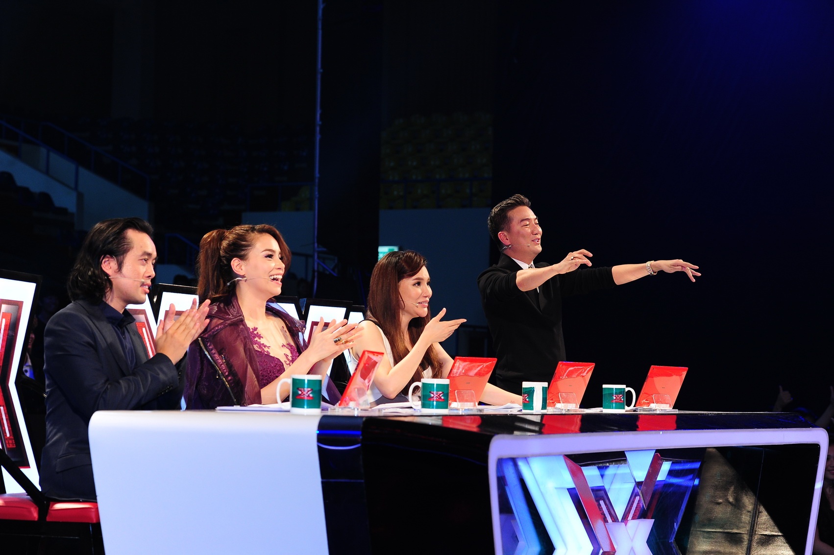 Bộ tứ giám khảo của Z-Factor.